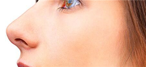 隆鼻手术的价格与哪些因素有关呢?