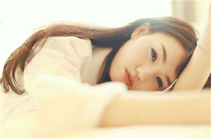 修复嘴唇的红边,好吗?