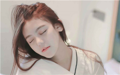 为了不影响自己的形象,摘除了副耳。