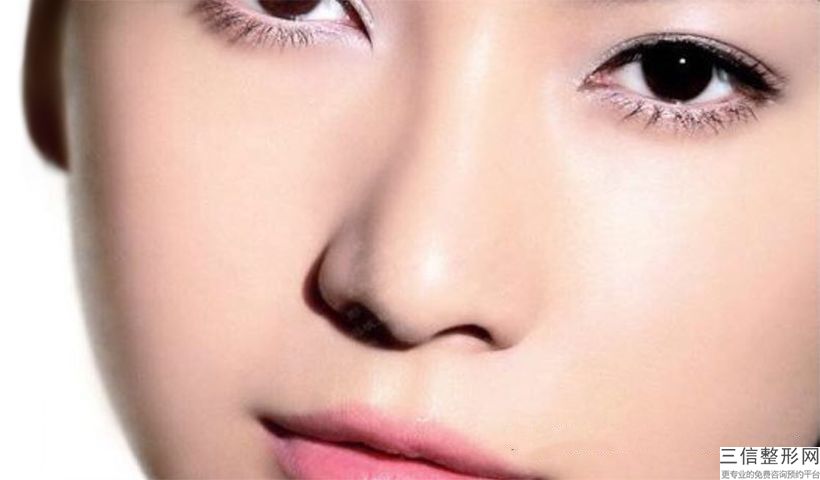 鼻孔里面大小不一样怎么办,鼻孔大小不一样是怎么回事