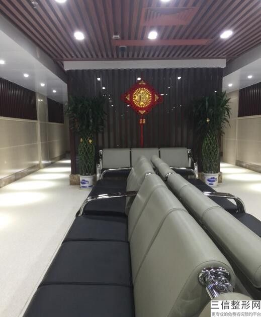 外伤补牙平均的报价是好多?(外伤补牙多少钱)