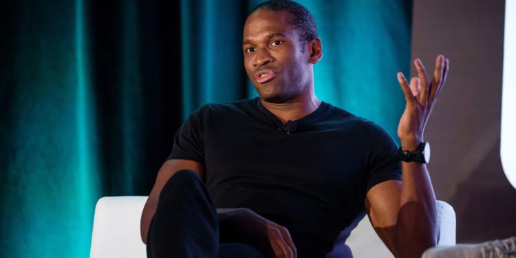 Arthur Hayes预言:比特币牛市Q3末将启动!明年可破7万美元 Arthur Hayes预言:比特币牛市Q3末将启动!明年可破7万美元