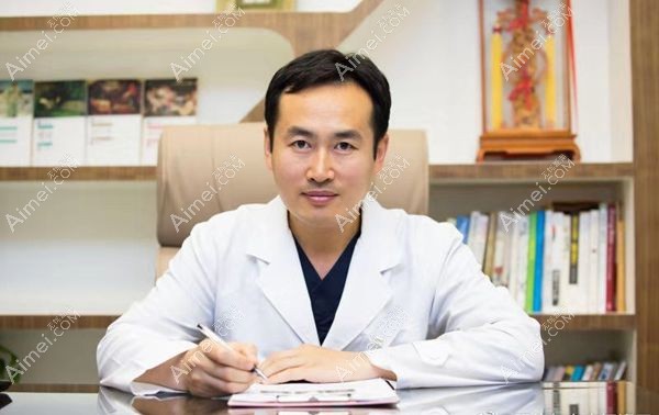 北京美憬的闫迎军院长擅长做双眼皮失败修复.jpg 北京美憬的闫迎军院长擅长做双眼皮失败修复.jpg