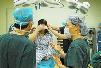 如何选择假体隆鼻专家?应该如何选择?