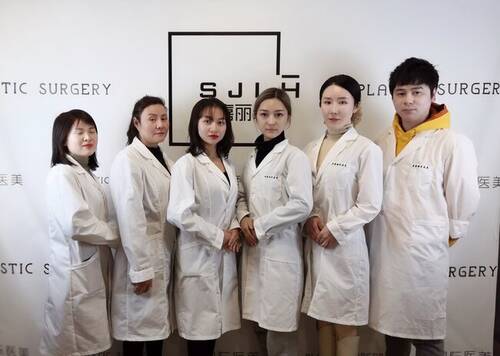 有名的微整形学校位置在哪。 有名的微整形学校位置在哪。