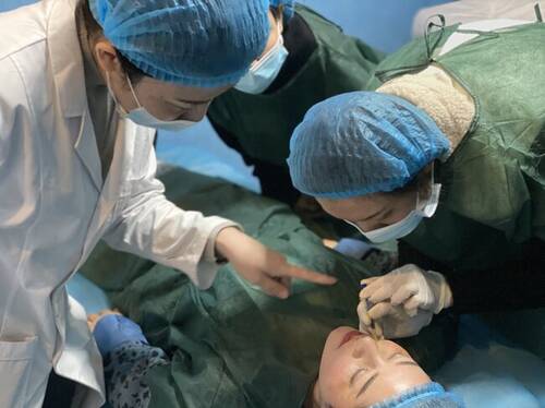 有名的微整形学校位置在哪。 有名的微整形学校位置在哪。