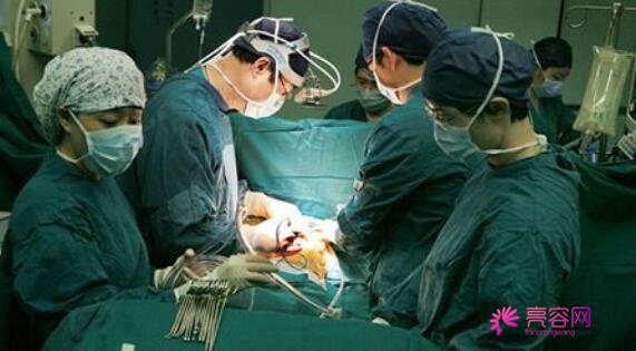 成都军区总医院李先慧医生做双眼皮怎么样?医生口碑评价+双眼皮案例