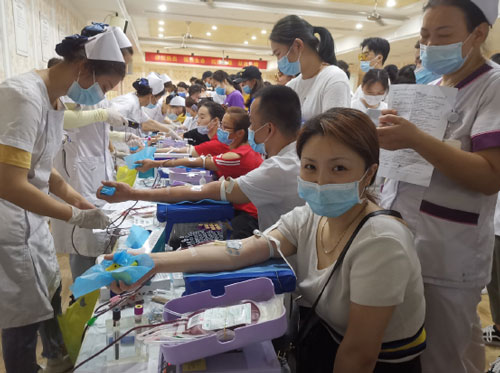 爱在美莱·公益行!武汉美莱一路温暖相伴!