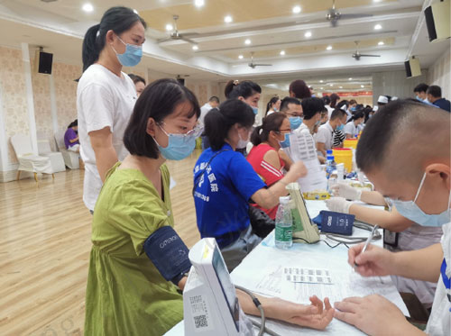 爱在美莱·公益行!武汉美莱一路温暖相伴!