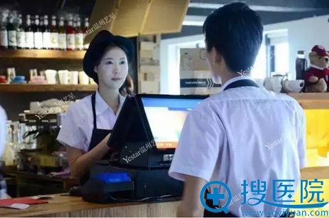 龅牙矫正后在自己咖啡店的生活照 龅牙矫正后在自己咖啡店的生活照