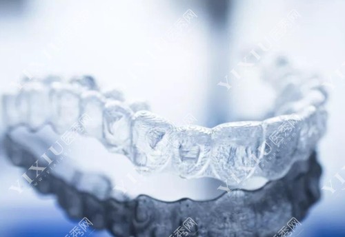 隐形矫正器展示图 隐形矫正器展示图