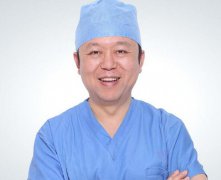 刘成胜自体丰胸怎么样？专业整形外科医生简介真实隆胸案例恢复过程分享