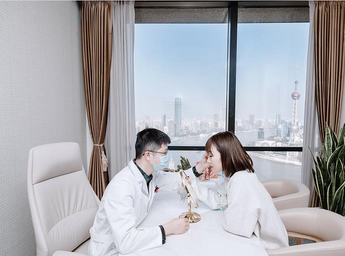 郑州二七妍琳医疗美容门诊部_医生面诊室